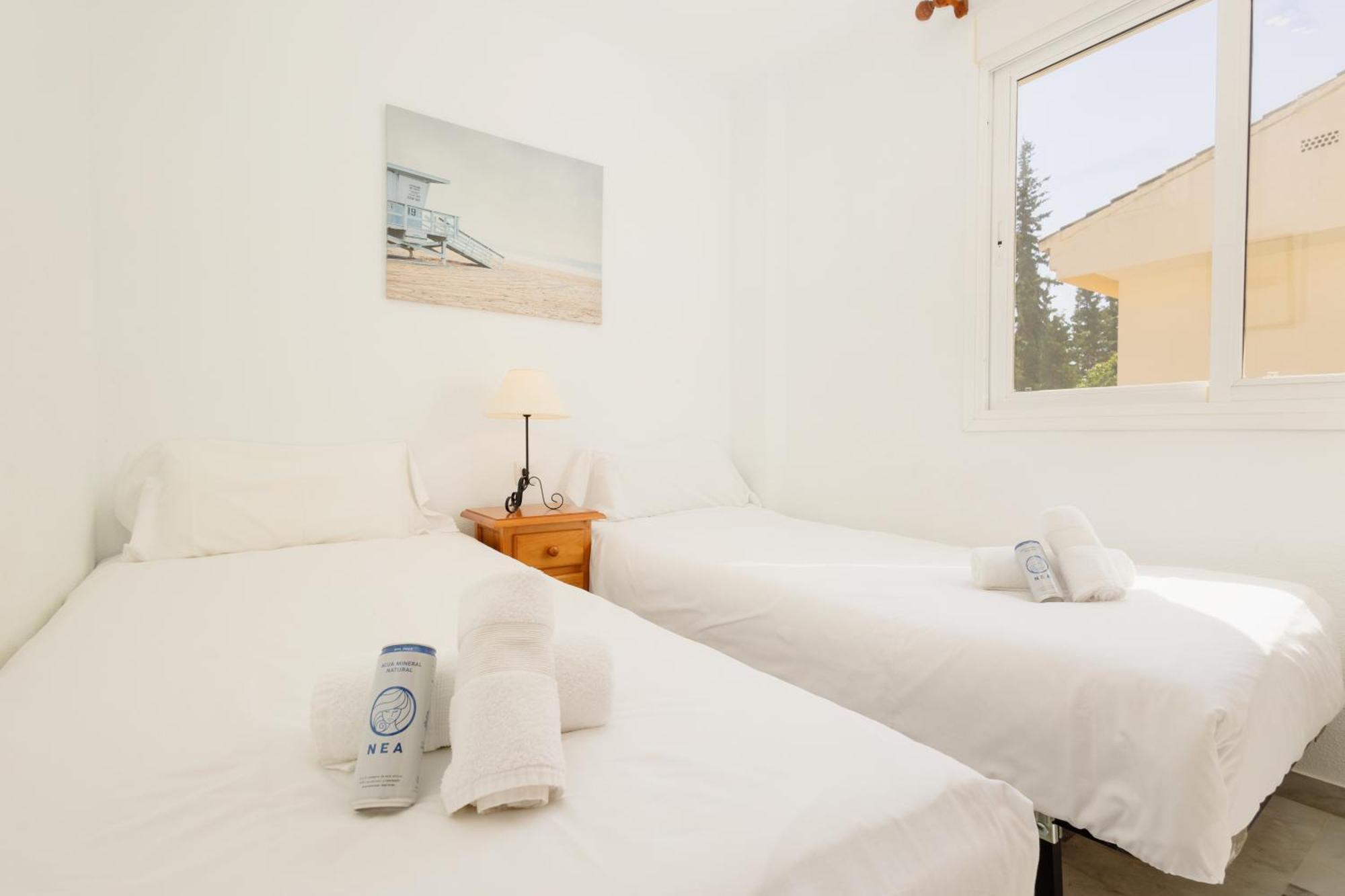 Beautiful Townhouse Walking Distance To The Beach In Costabella, Marbella Luaran gambar