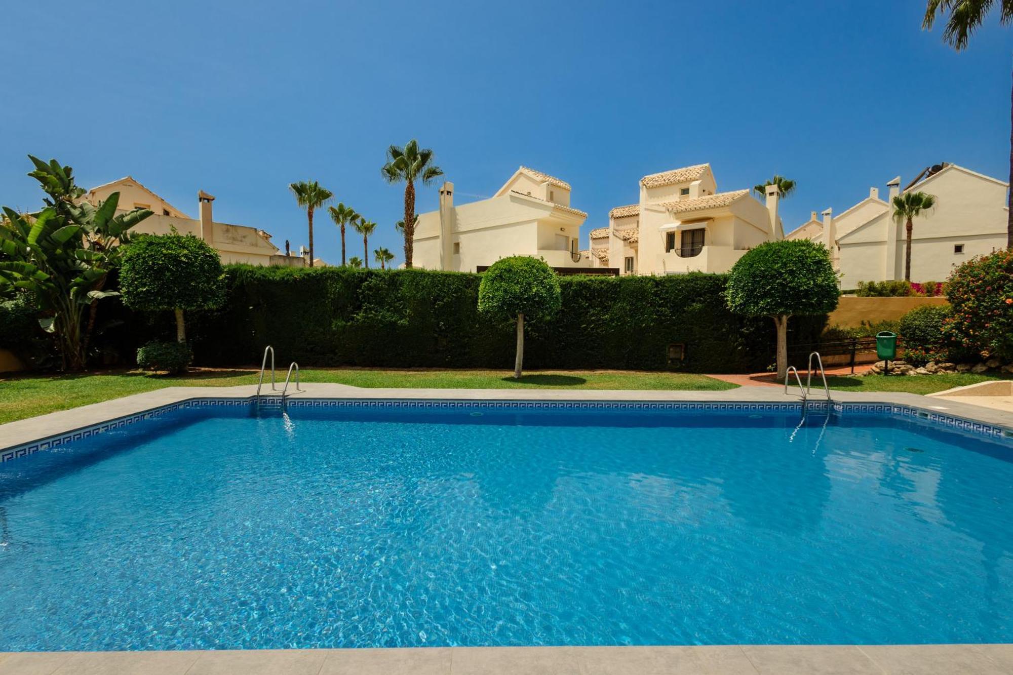 Beautiful Townhouse Walking Distance To The Beach In Costabella, Marbella Luaran gambar