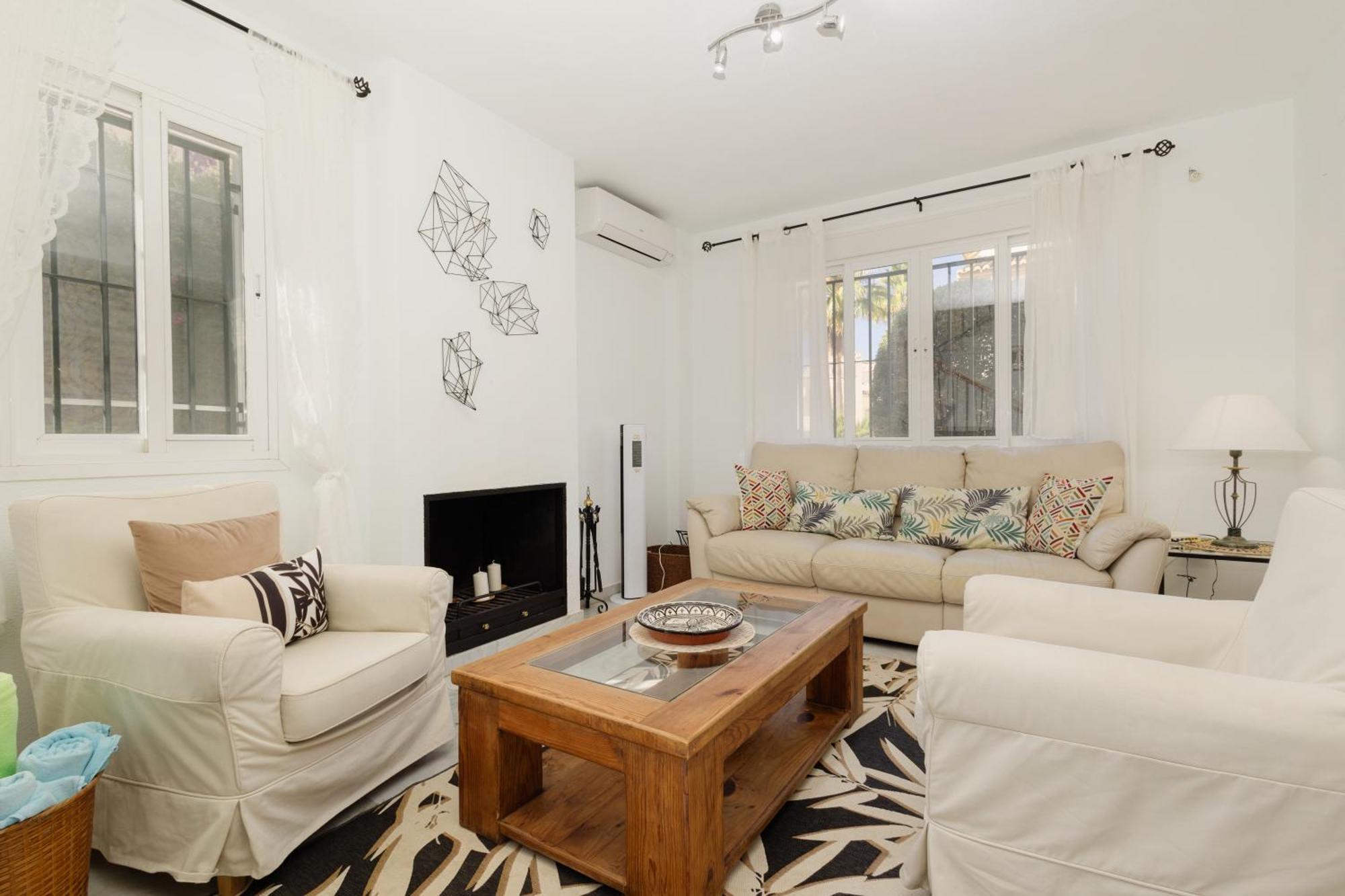Beautiful Townhouse Walking Distance To The Beach In Costabella, Marbella Luaran gambar