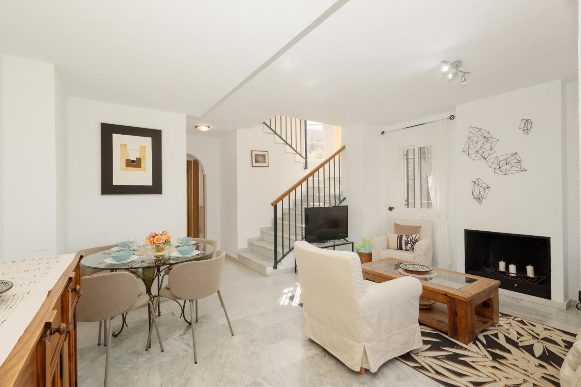 Beautiful Townhouse Walking Distance To The Beach In Costabella, Marbella Luaran gambar