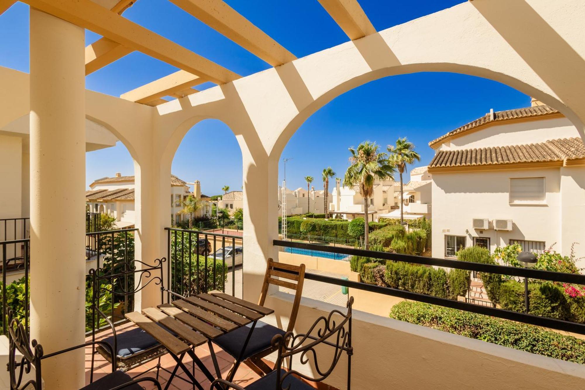 Beautiful Townhouse Walking Distance To The Beach In Costabella, Marbella Luaran gambar