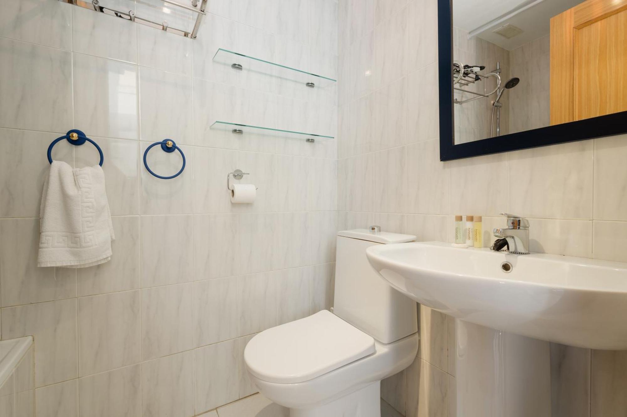 Beautiful Townhouse Walking Distance To The Beach In Costabella, Marbella Luaran gambar
