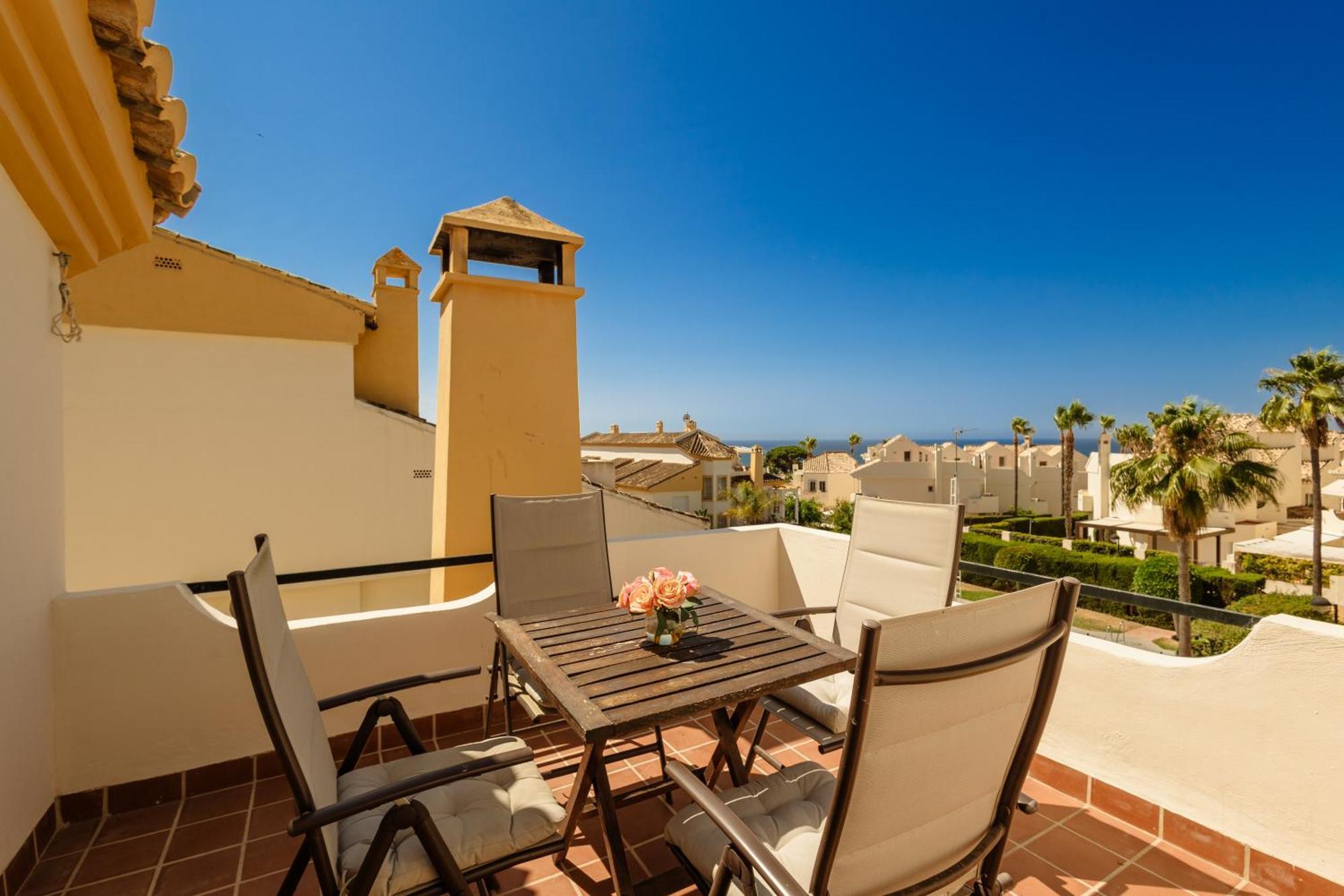 Beautiful Townhouse Walking Distance To The Beach In Costabella, Marbella Luaran gambar