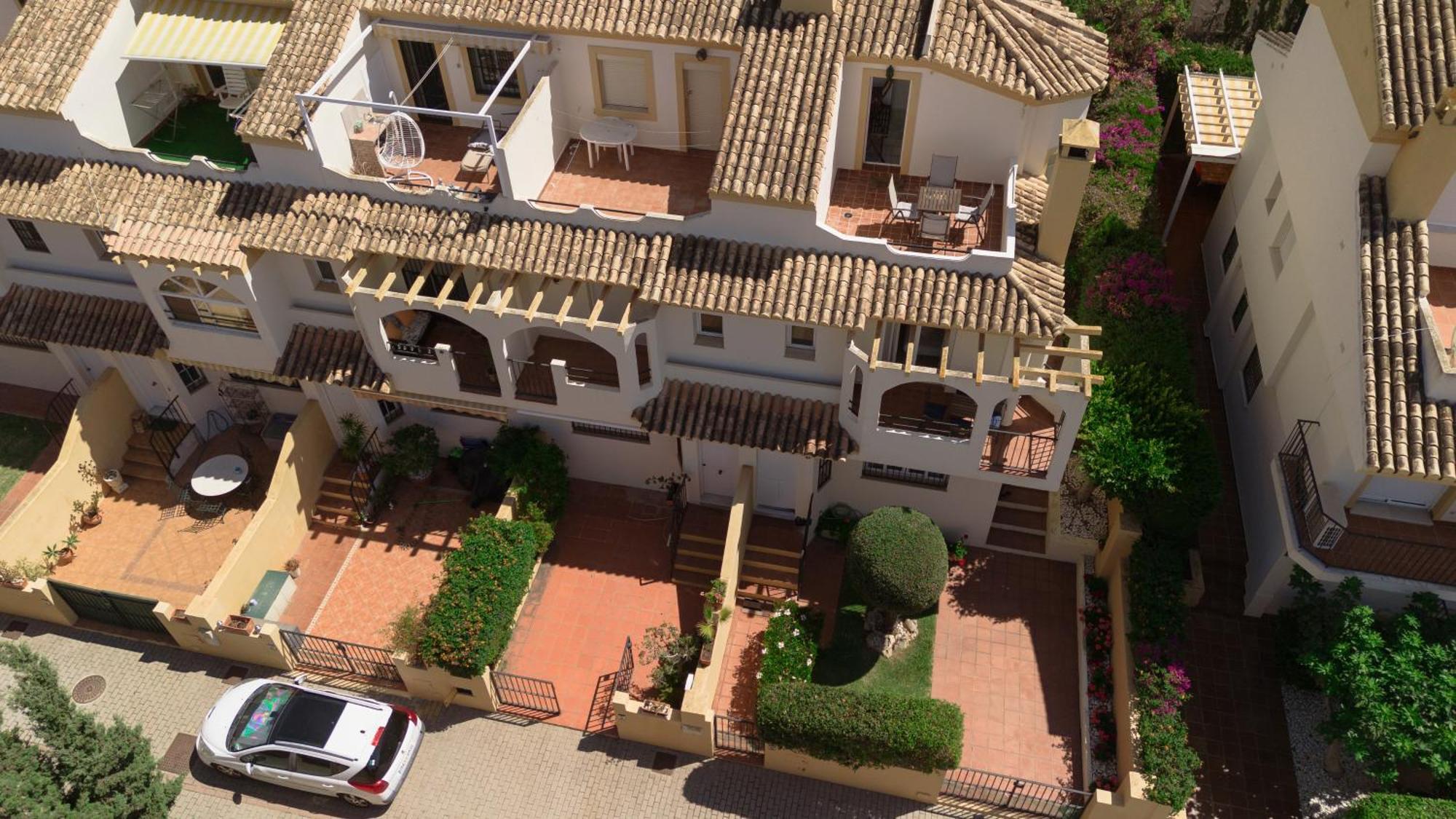 Beautiful Townhouse Walking Distance To The Beach In Costabella, Marbella Luaran gambar
